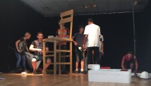 Les élèves du LEAP aident au montage du spectacle Bobo Doudou