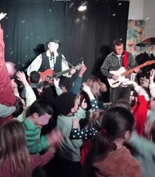 Ambiance finale du petit concert en maternelle